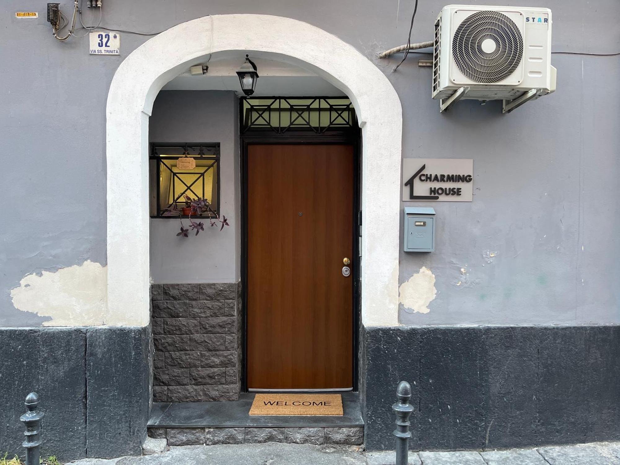 Charming House Villa คาตาเนีย ภายนอก รูปภาพ